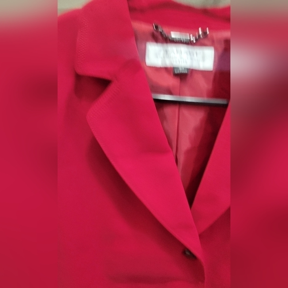 Tahari Red Blazer  8 P - Picture 10 of 10